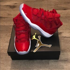 BRAND NEW, NEVER WORN, Win Like 96 Retro 11